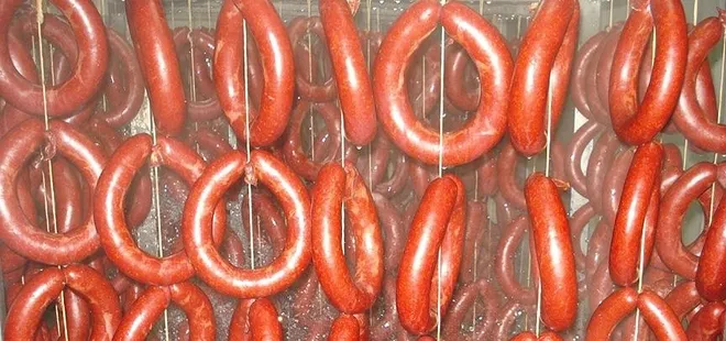 Sucuk yerine bakın ne yedirmişler! Bakanlık o firmaları tek tek ifşaladı