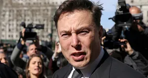 Tesla’dan kaza sonrası açıklama geldi!