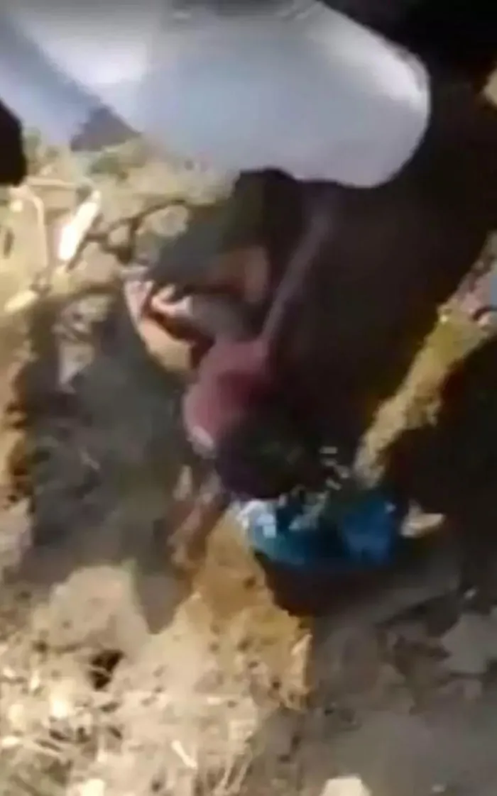 Dehşet! Toprağa gömülen bebek canlı kurtuldu - 1