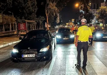 Adana’da kural tanımayan sürücülere ceza!