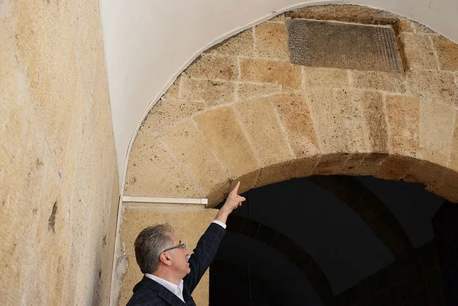 Türk-İslam tarihinde ilk ve tek: 3 dilli kitabe - 4
