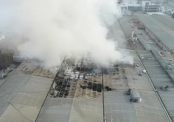 Küçükçekmece'de fabrikada yangın!