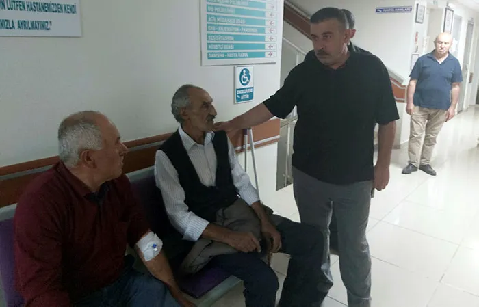 sivasta-cenaze-yemeginden-104-kisi-zehirlendi-1659127050392.jpg Sivas'ta "cenaze" yemeğinden 104 kişi zehirlendi - 2