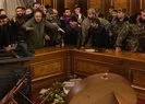 Ermenistan, Karabağ tokadının ardından karıştı! Hükümet binasını bastılar