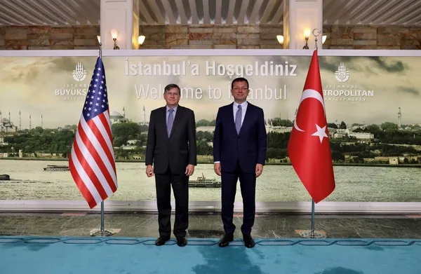 AK Parti’den CHP’li Ekrem İmamoğlu’na kritik soru! Amerika ve hibe mi? 5 milyon dolarlık hibe neyin karşılığı?