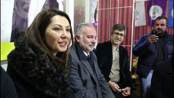 1617741018905.jpg Son dakika: HDP'li Şevin Alaca silahlı terör örgütüne üye olma suçundan 6 yıl 10 ay 15 gün hapis cezasına çarptırıldı! - 1