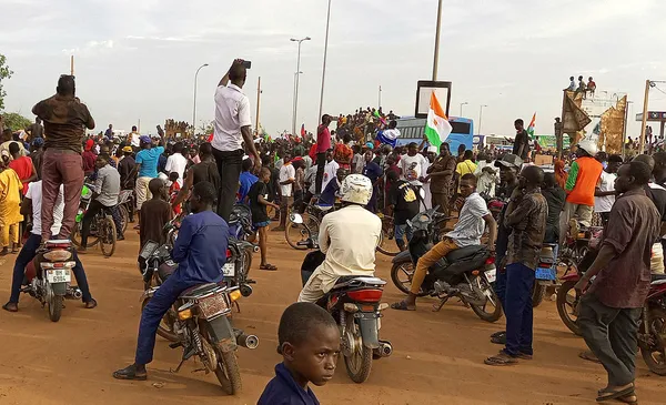 Nijer cephesinde yeni gelişme: Askeri cunta seçilmiş Cumhurbaşkanı Muhammed Bazum’u yargılamak istiyor!