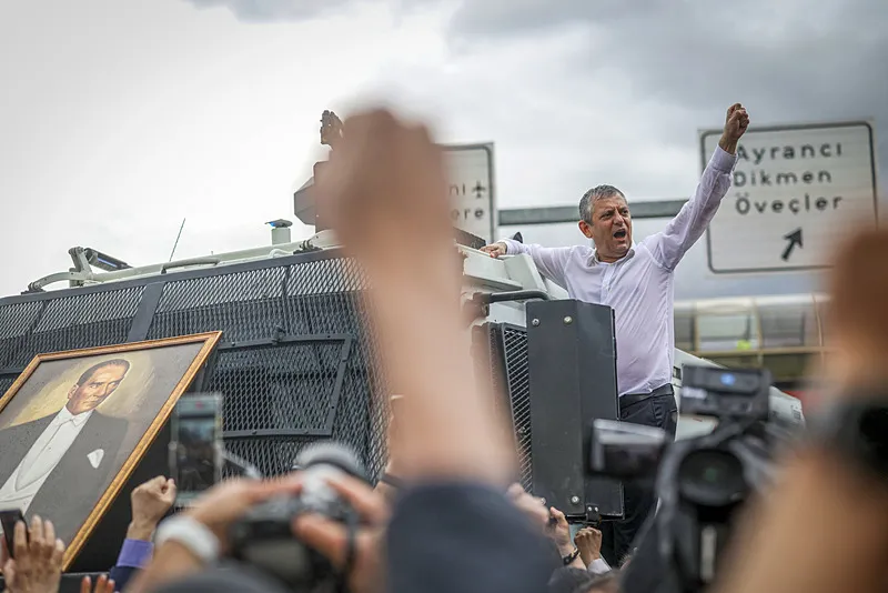 ak-parti-sozcusu-omer-celik-chpnin-ici-orta-dogudan-daha-karisik-1779708436207.jpg AK Parti Sözcüsü Ömer Çelik: CHP'nin içi Orta Doğu'dan daha karışık - 6