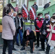 Sıla Şentürk’ün annesi tabutunun başında gözyaşı döktü