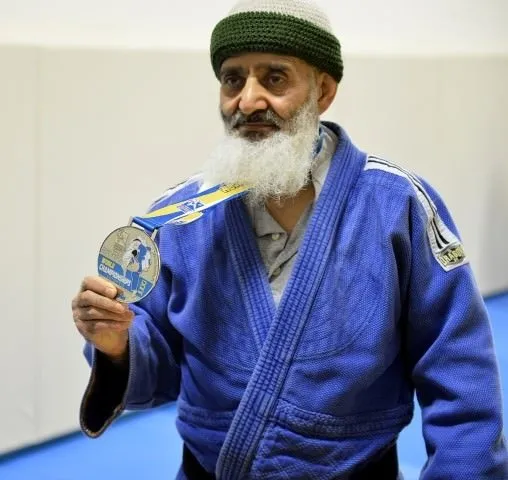 30 yıl ara verdiği judoda şampiyonluk hedefliyor