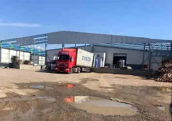 CHP'li Maltepe Belediye Başkan Yardımcısı Yahya Han vatandaşın malını sökerek götürdü!