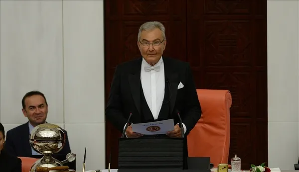 Dışişleri Bakanı Mevlüt Çavuşoğlu’ndan Deniz Baykal’ın ailesine taziye ziyareti