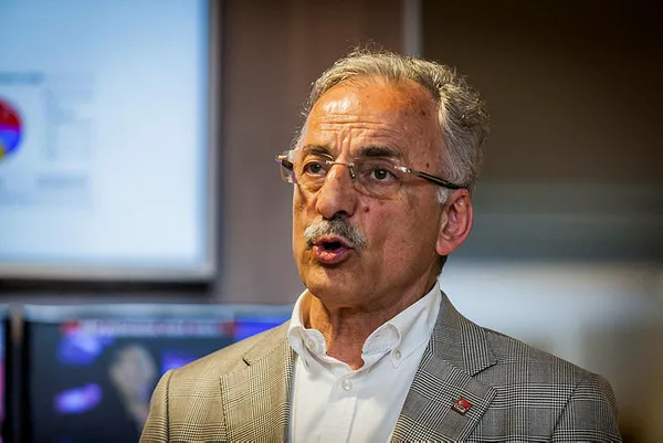 Murat Karayalçın’dan İmamoğlu’na soğuk duş! İBB Başkanı siyasi mevta olma yolunda! Genel Başkanlık onun için artık bir hayal