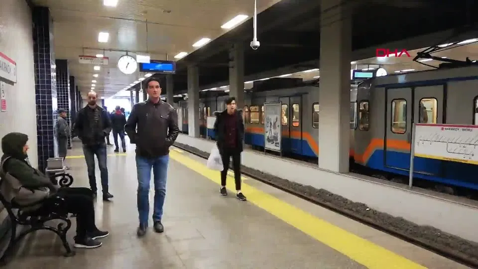 Son dakika: İstanbul’da metroda arıza! Bazı seferlerinde aksama meydan geldi |Video