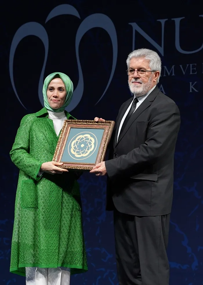 nun-egitim-ve-kultur-vakfindan-10-yili-berat-albayrakdan-onemli-mesaj-hep-daha-yukariya-hep-daha-iyiye-1750782589712.jpg Fotoğraf-A Haber