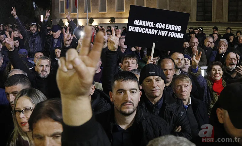 Tiran'da yolsuzluk iddiaları sokakları karıştırdı! Arnavutluk'ta Edi Rama hükümetine istifa çağrısı 7