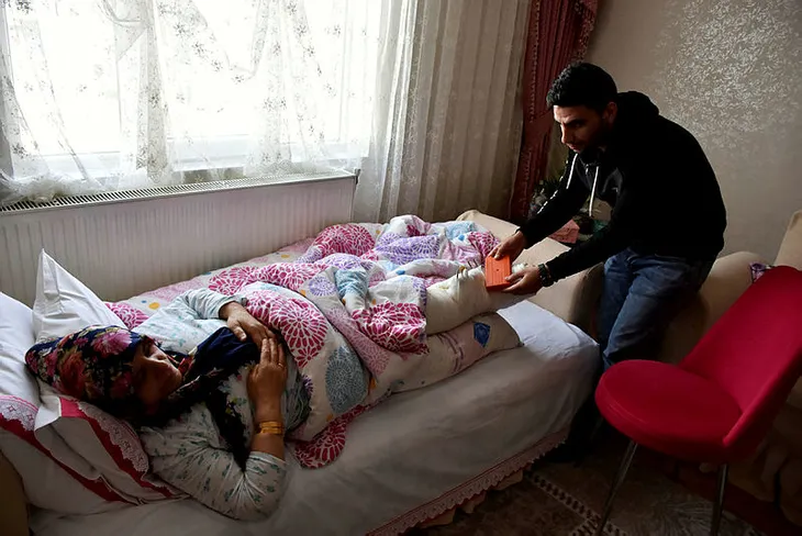depremzede-anne-baskan-erdogan-sayesinde-evladiyla-hasret-gideriyor-o-dunyanin-babasi-1580230591276.jpg Depremzede anne Başkan Erdoğan sayesinde evladıyla hasret gideriyor: "O dünyanın babası" - 2