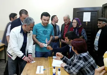 Görme engelliler ilk kez kendi başlarına oy kullandı