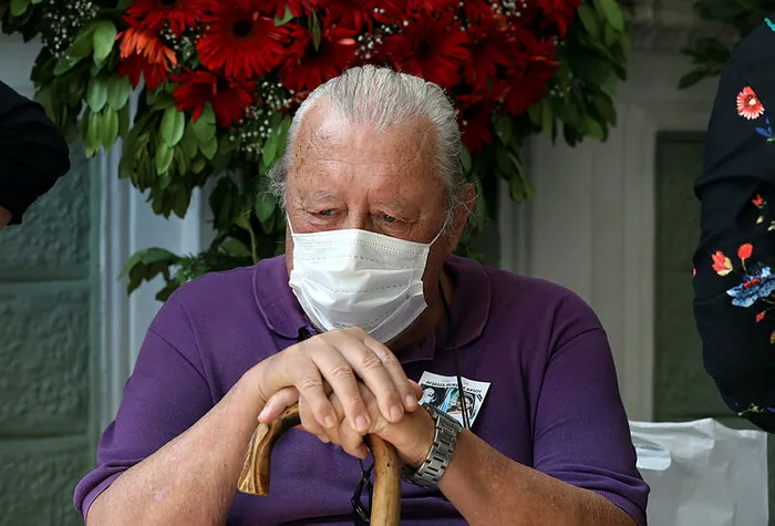 Usta oyuncu Ayşegül Atik gözyaşları içinde son yolculuğuna uğurlandı