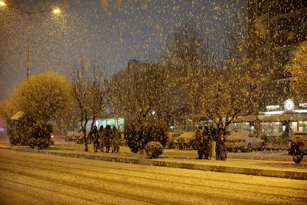 1639945693583.jpg Samsun - Ankara karayolunda yoğun kar yağışı! Sis nedeniyle kazalar yaşandı - 3