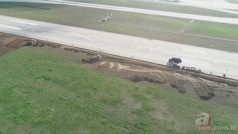 İstanbul'daki salgın hastanelerindeki çalışmalar gece de devam etti! Havadan böyle görüntülendi 2