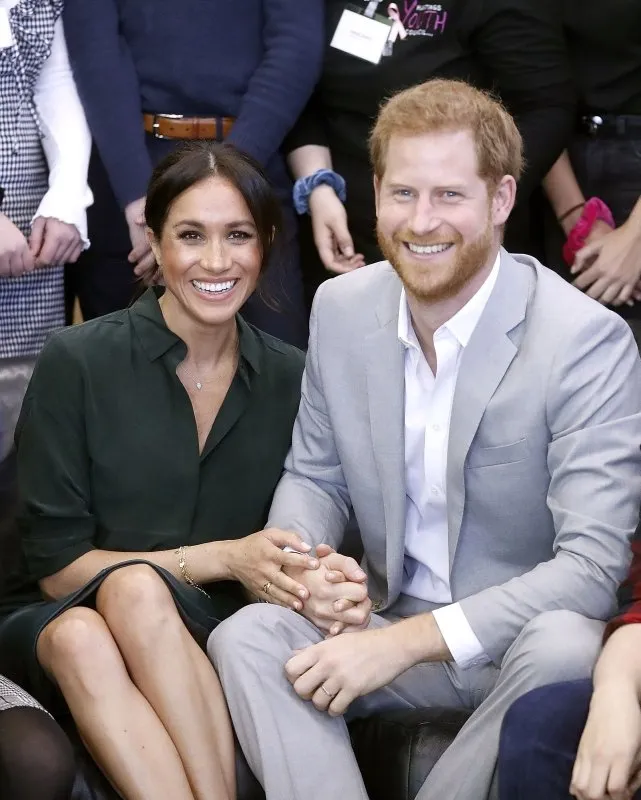 Kraliyet Ailesi’nden ayrılan Prens Harry ve Meghan Markle servet kazanacak