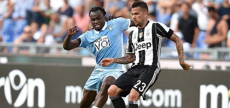 Alves, Barcelona yöneticilerini suçladı