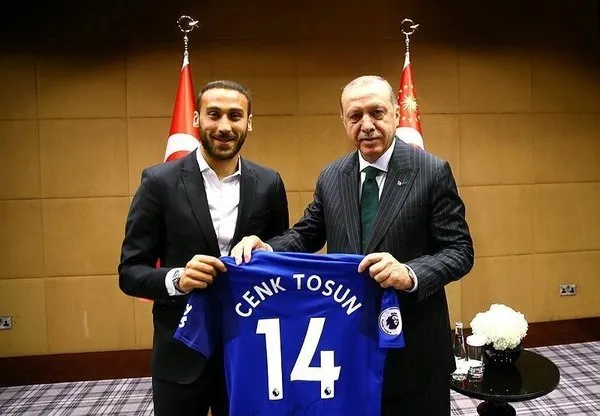 Cumhurbaşkanı Erdoğan, İngiltere’de Türk futbolcuları kabul etti