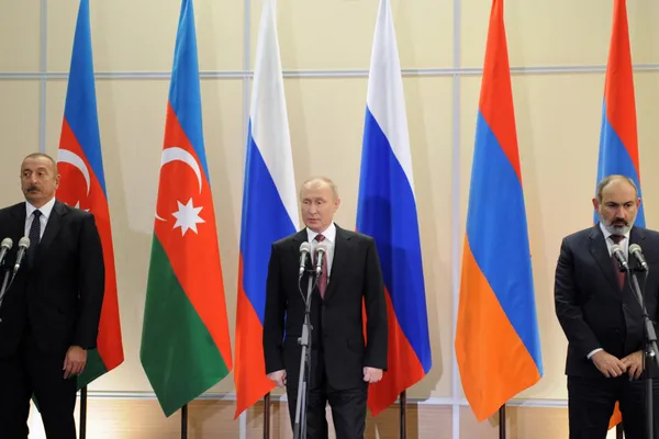 Putin ile Paşinyan’dan ’Karabağ ve Türkiye’ görüşmesi