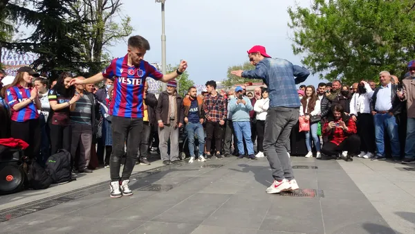 Trabzon'da şampiyonluk coşkusu! Vatandaş kutlamalara erken başladı - 2