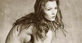 ’Çıplak Kate Moss’ satıldı