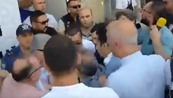 1689703756117.jpg İYİ Partili vekillerden AK Parti İl Başkanlığı'na saldırı! Polisleri de hedef aldılar - 4
