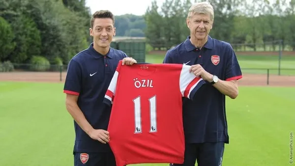 Dünyaca ünlü teknik direktör Arsene Wenger Mesut Özil’in Fenerbahçe’ye transferini yorumladı!