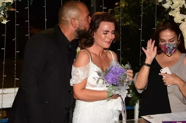 mutluluklari-3-yil-surdu-seren-fosforoglu-ile-kaan-onal-bosaniyor-1689754291256.jpeg Mutlulukları 3 yıl sürdü! Seren Fosforoğlu ile Kaan Önal boşanıyor - 1