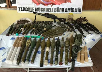 Hakkari'de Emniyet'ten PKK'ya operasyon! İşte ele geçenler...