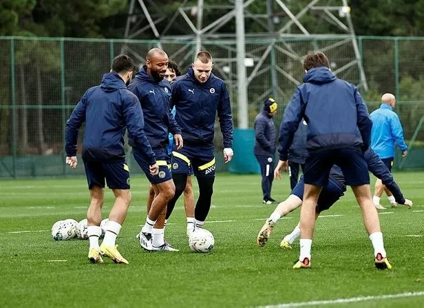 Ankaragücü - Fenerbahçe canlı maç izle! Ankaragücü - FB maçı canlı izle şifresiz kesintisiz donmadan bedava!