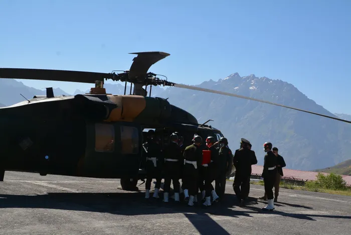 Pençe Yıldırım Harekatı’nda şehit olan asker için Hakkari’de tören düzenlendi