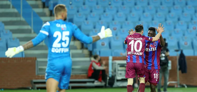 Trabzonspor, Antalyaspor'u iki golle geçti