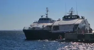 İDO feribotu Avşa açıklarında kayalıklara çarptı!