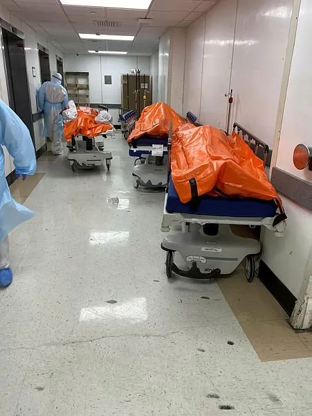 Son dakika haberi: ABD’den şok görüntü! Corona virüs nedeniyle Cesetleri sokaktan topluyorlar