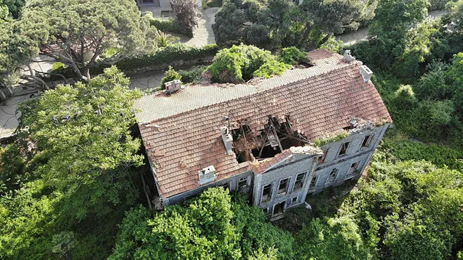 İstanbul'un Üsküdar ilçesindeki tarihi köşk definecilerin istilasına uğradı - 5