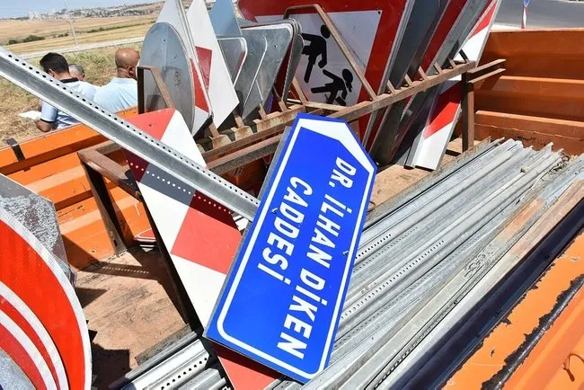 HDP'li belediyenin astığı, terör suçlusunun ismini taşıyan tabela indirildi - 2