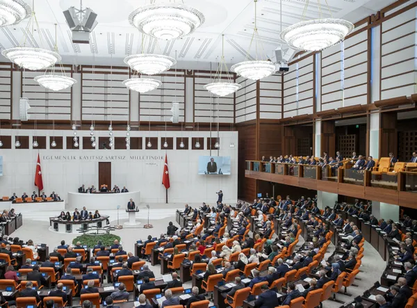 torba-yasayla-borclar-siliniyor-calisana-elektrik-ve-gaz-destegi-geliyor-1664778021035.jpg Torba yasayla borçlar siliniyor, çalışana elektrik ve gaz desteği geliyor! - 2