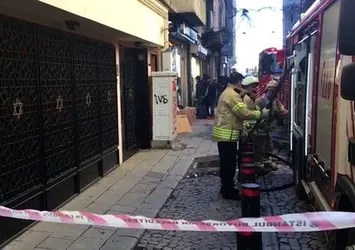Sinagogda yangın korkuttu