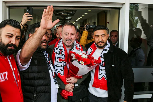 Antalya’da Sergen Yalçın coşkusu