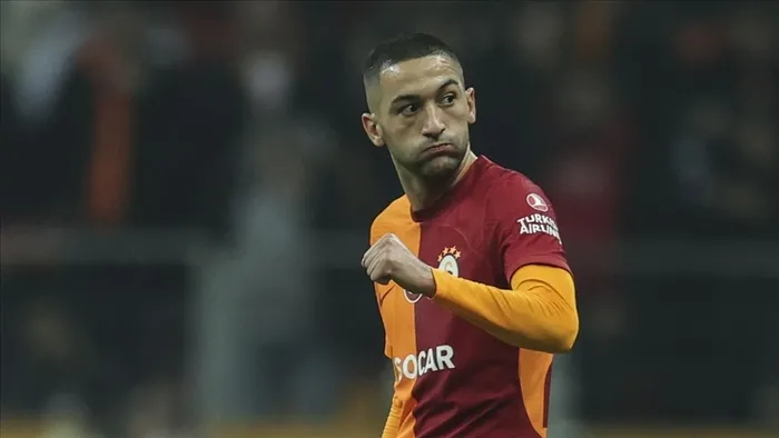 okan-buruk-hakim-ziyechin-biletini-kesti-iste-yeni-rotasi-1730286177124.jpg Galatasaray'da yaprak dökümü! Buruk yıldız ismin biletini kesti - 1