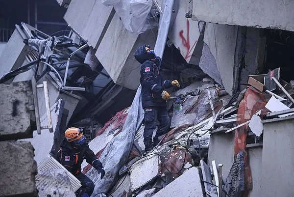 1677750650431.jpg Deprem bölgesine giden itfaiyeci: O olay beni çok etkiledi - 8