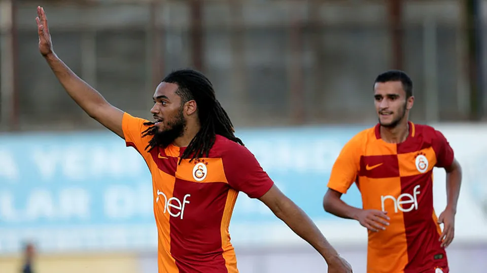 Denayer'den Galatasaray'a kötü haber!
