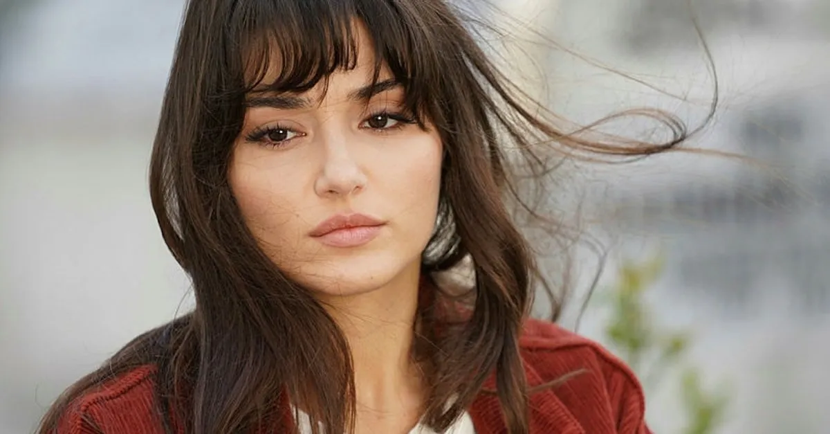 Azize Nin Yildizi Hande Ercel Makyajsiz Fotograflariyla Gundem Oldu