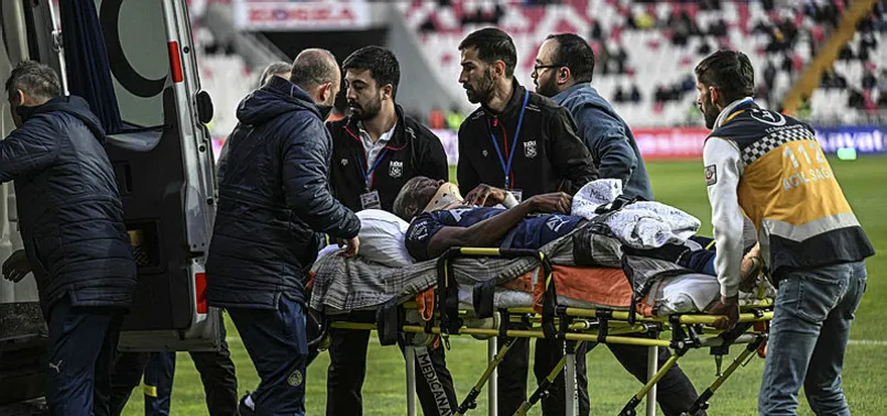 Fenerbahçe Sivasspor maçında Enner Valencia sakatlandı